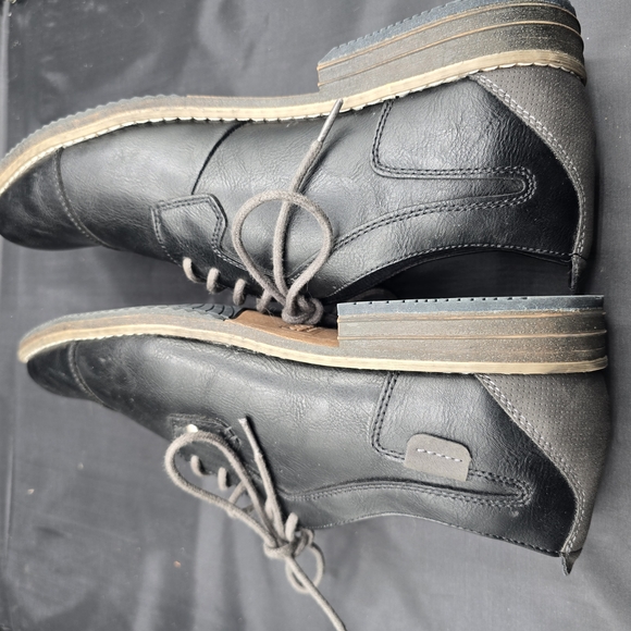 Sonoma Black Oxfords with Classic Leather Design - Picture 2 of 8